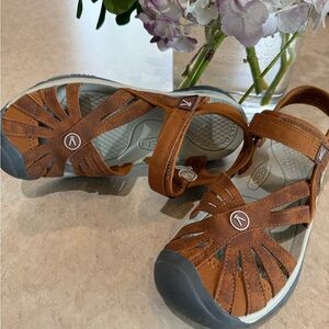 Keen Tan Sandals 6.5